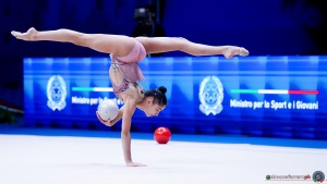 ita 40438 raffaeli sofia sfe08356 copia simone ferraro ph